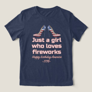 Bara en tjej som älskar fyrverkerier Patriotisk T Shirt