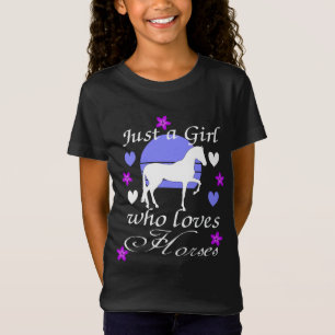 Bara en tjej som älskar hästar i lila t-shirt