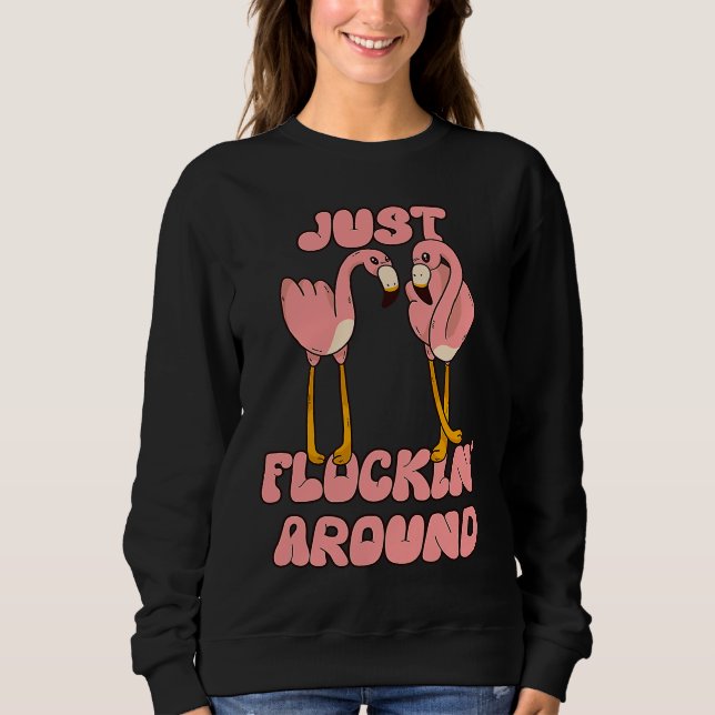 Bara flockar runt rolig flammande flamingodans t shirt (Framsida)