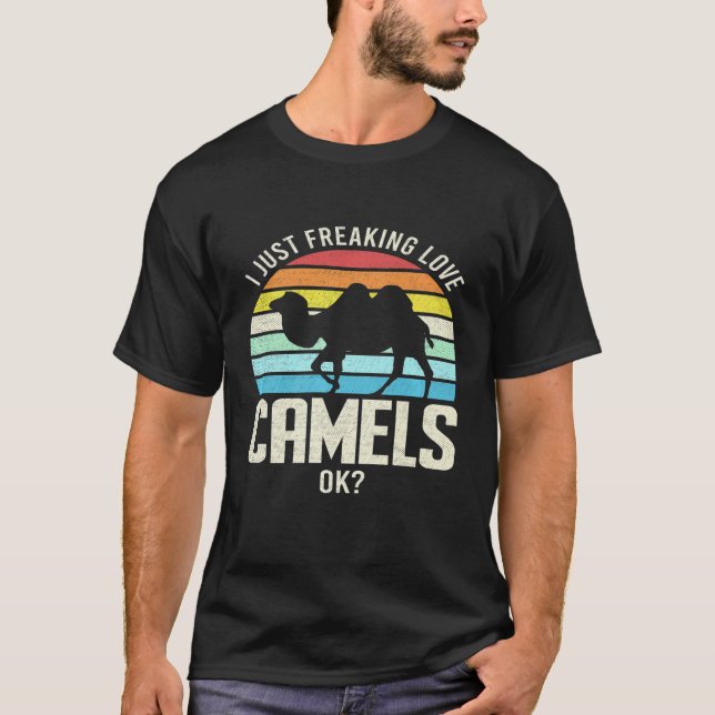 Bara frysa Kärlek-kameliderna, okej Premium T Shirt (Framsida)
