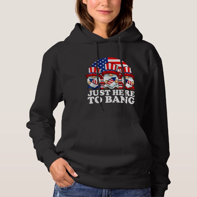Bara här för att bang 4 juli Cute Gnomes Holding T Shirt (Framsida)