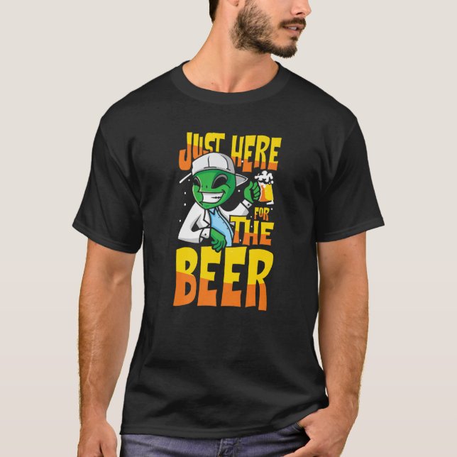 Bara här för att dricka utomjording av ölpub t shirt (Framsida)