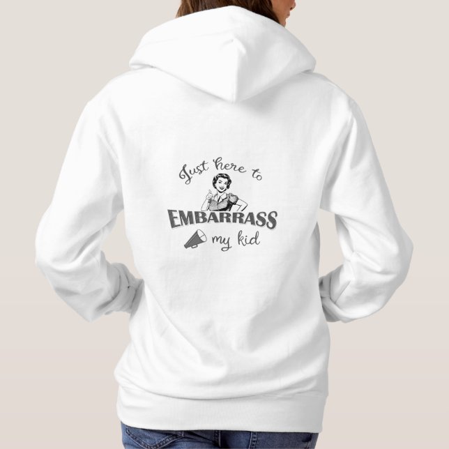 Bara här för att förlägenhetssätta mitt barn - Sas T Shirt (Baksida)