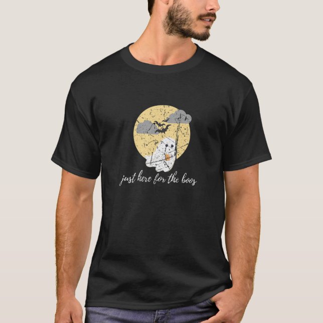 Bara här för Boos Funny Halloween Ghost Pun D. T Shirt (Framsida)