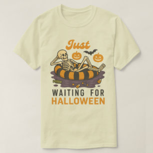 Bara väntar på Halloween-skelett   Roligt spöke T Shirt