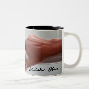 Barack & Michele Obamas Händer Två-Tonad Mugg
