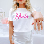 BARB Shock rosa Doll Thmet Bride Babe Bachelorette T Shirt<br><div class="desc">Den här bruden som skjorta har ett shock rosa-docka med typsnittet "brud" beställning ord,  det vita bridalternativet för den brud som ska skjortan och de samordnande "babe"-skjortorna för din bachelorette-grupp. Färg är redigerbart! Klicka på Redigera design om du vill skapa ditt eget färg.</div>