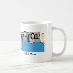Bärbar dator i säng kaffemugg