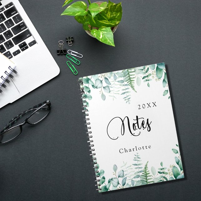 Bärbar dator med eukalyptus greenery woodland fern anteckningsbok (Skapare uppladdad)