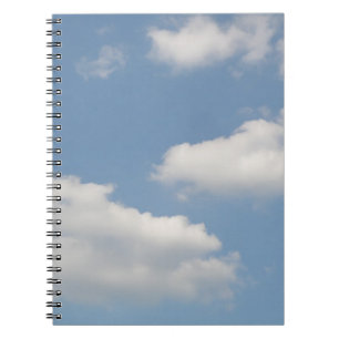 Bärbar dator med Fluffy Cumulus Clouds Anteckningsbok Med Spiral