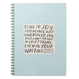 Bärbar dator som håller fast vid glädjen anteckningsbok