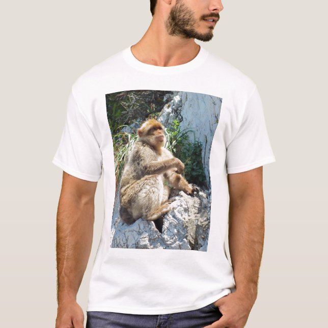 Barbary macaque monkey t-shirt (Framsida)
