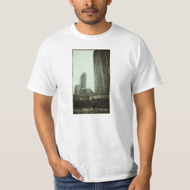 Barbicanen centrerar London Tee Shirt (Framsida)