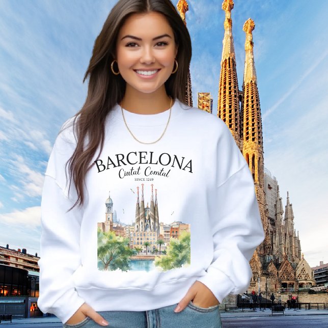 Barcelona Landscape – Iconic Cathedral & City  T Shirt (Skapare uppladdad)