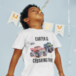 Bards Monster Trucks Birthday T-Shirt<br><div class="desc">Skaffa upp det roliga med våra barnmonsterbilar, anpassade till födelsedagsljus! Ditt barns namn och ålder kommer att visas stolt vid sidan av vackra och livfulla monsterbilar, flaggor och guldkoppar. Det här är den sista födelsedagskjortan för alla unga bilälskare. Så gör dig redo att slå på vägen och fira i stil...</div>