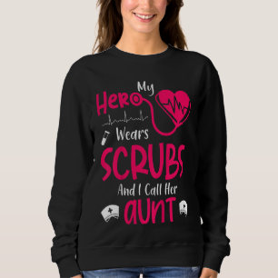 Bards My Hero Wears Scrubs jag kallar hennes Moste T Shirt