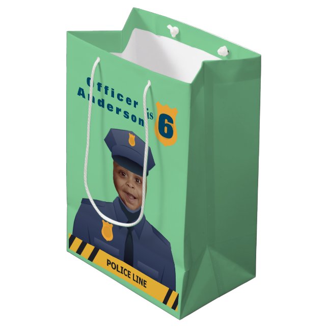 Bards polis Birthday (Framsidan Vinklad)