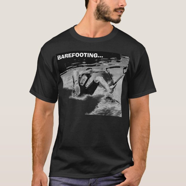 BAREFOOTING… TEE (Framsida)