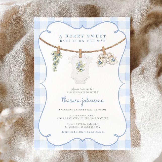 Bärigt sött Blått Rutigt Torkställning för kläder  Inbjudningar (Berry sweet Blue Gingham Clothesline Baby Shower Invitation)
