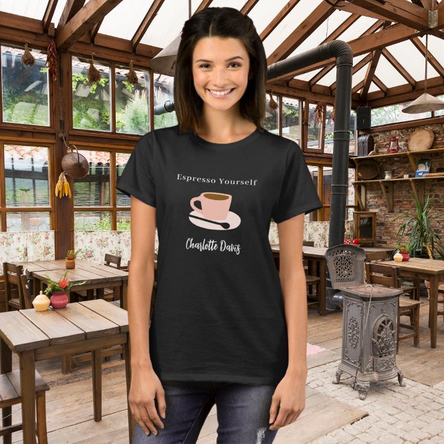 Barista svartvit kaffekaffe kopp namn t shirt (Skapare uppladdad)