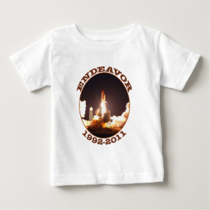 Barkass för rymdfärjasträvanfinal t-shirt
