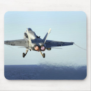 Barkasser för en F-/A-18Cbålgeting från flyg Musmatta