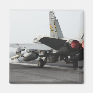 Barkasser för en F-/A-18Cbålgeting från flygdä Magnet