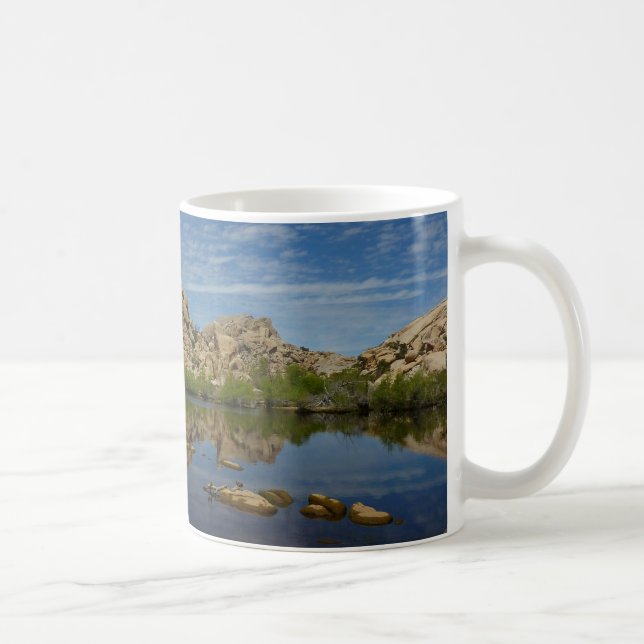 Barker Dam Reflection vid Joshua Tree I Kaffemugg (Höger)