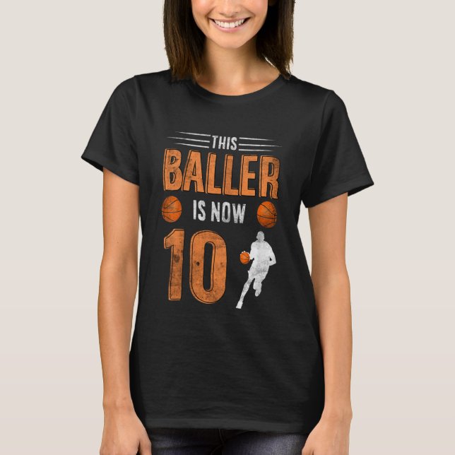 Barn 10:e födelsedag Den här barern är nu 10 baske T Shirt (Framsida)