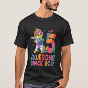 Barn 5 år gammal 5:e födelsedagen Unicorn Dabbing T Shirt