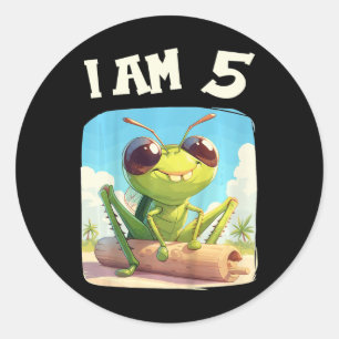 Barn 5 år gammal 5 födelsedag syrsor pojke flicka runt klistermärke