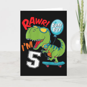 Barn 5-års födelsedag 5 år gammal pojke T-rex Skat Kort