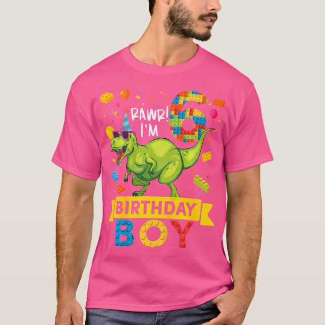 Barn 6 år gammal dosinosaur som Bygger i 6e T Shirt (Framsida)