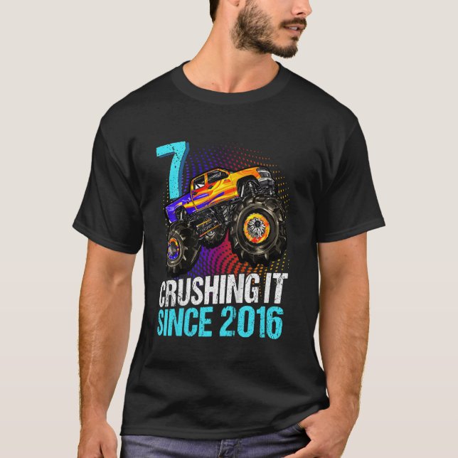Barn 7 som krockar sedan 2016 Monster Lastbil 7:e  T Shirt (Framsida)