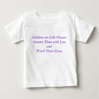 Barn är lika FlowersNurture dem med kärlek… T-shirt
