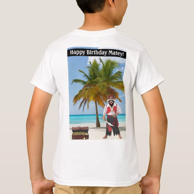 Barn är säkra. Grattis på födelsedagen Matey. raco T Shirt (Baksida)