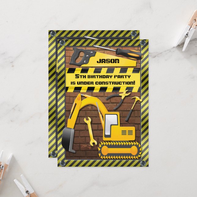 Barn Construction Födelsedagsfest Inbjudningar (Fram/Back In Situ)