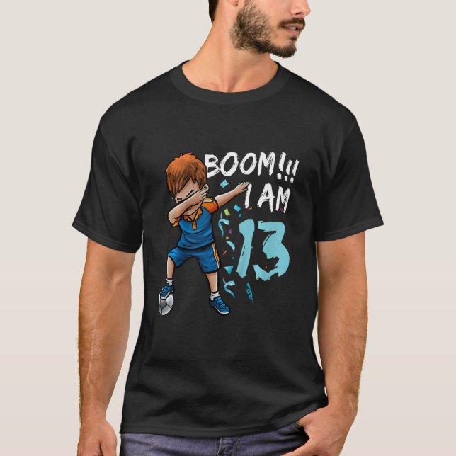 Barn Dabbing Birthday Boy Soccer 13:e födelsedagen T Shirt (Framsida)