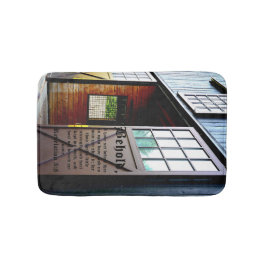 Barn Door Perspective, Revelation 3:8 Badrumsmatta