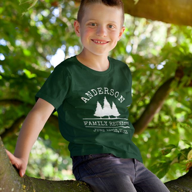 Barn Grönt för Familjeåterförening Rustic Gräs Trä T Shirt (Customize to change text size. Choose from a variety of shirt colors and styles.)