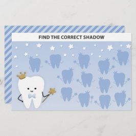 Barn hittar skuggpussel. Första Tand Party-spelet.