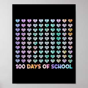 Barn i 100 dagar med skolans tie dye-hjärtartnr poster