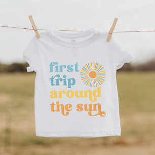 Barn i första Resa runt Sol T-Shirt