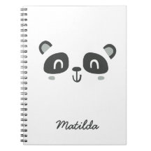 Barn i panda med luddig karaktär