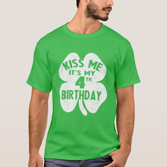 Barn Kiss Me Det är min 4e födelsedagen St patrick T Shirt (Framsida)