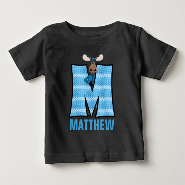 Barn ’M’ Monogrammed | Blue Sticka Moose Tee (Framsida)