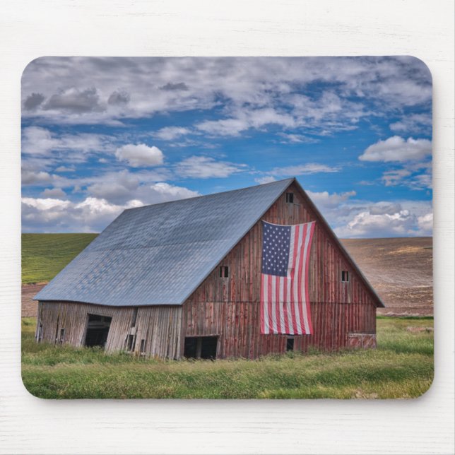 Barn med amerikansk Flagga| Colfax, Washington Musmatta (Framsidan)