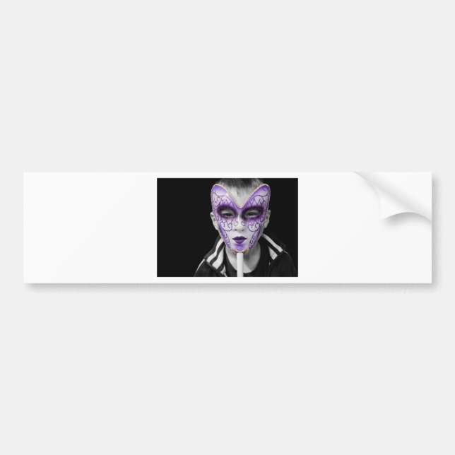 Barn med lila keramisk mask bildekal (Framsidan)