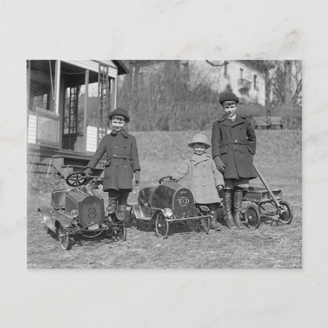 Barn med pedalbilar, 1924 vykort (Framsida)