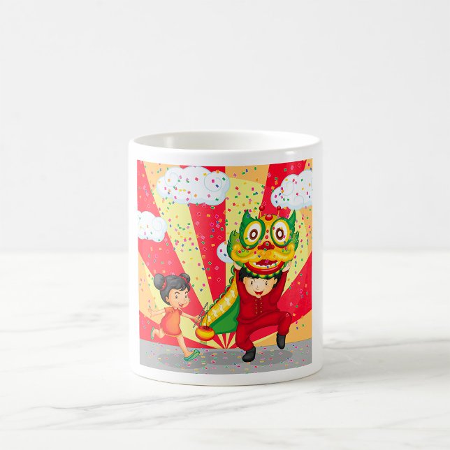 Barn med Roligt Mugg (Skapare uppladdad)